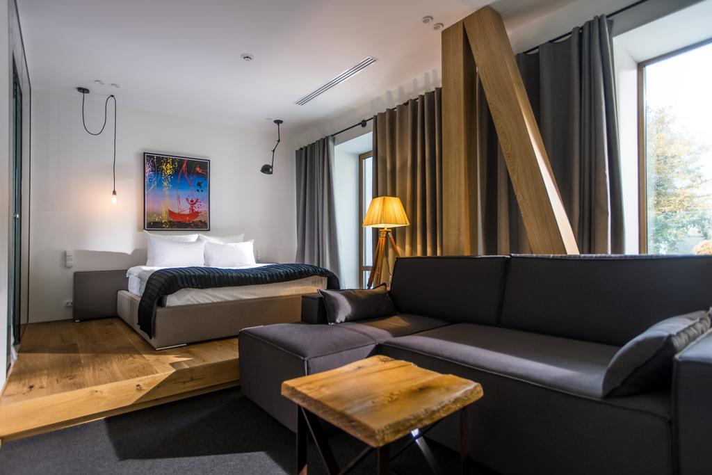 วอลล์สตรีท Hotel โอเดสซา ภายนอก รูปภาพ