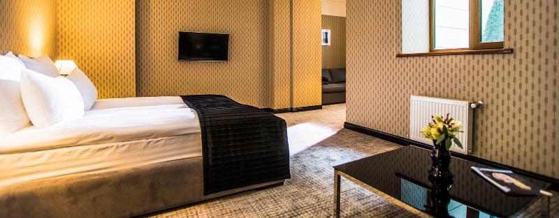วอลล์สตรีท Hotel โอเดสซา ภายนอก รูปภาพ